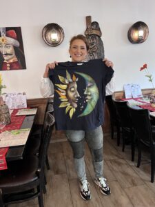 Hand-painted clothing tee - Nisuris Creativa